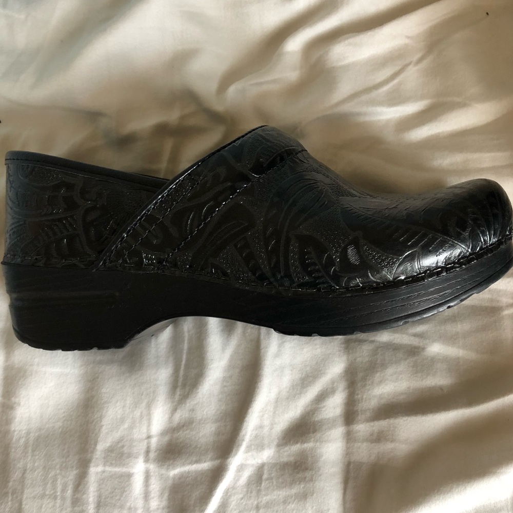 Black Patterned Danskos